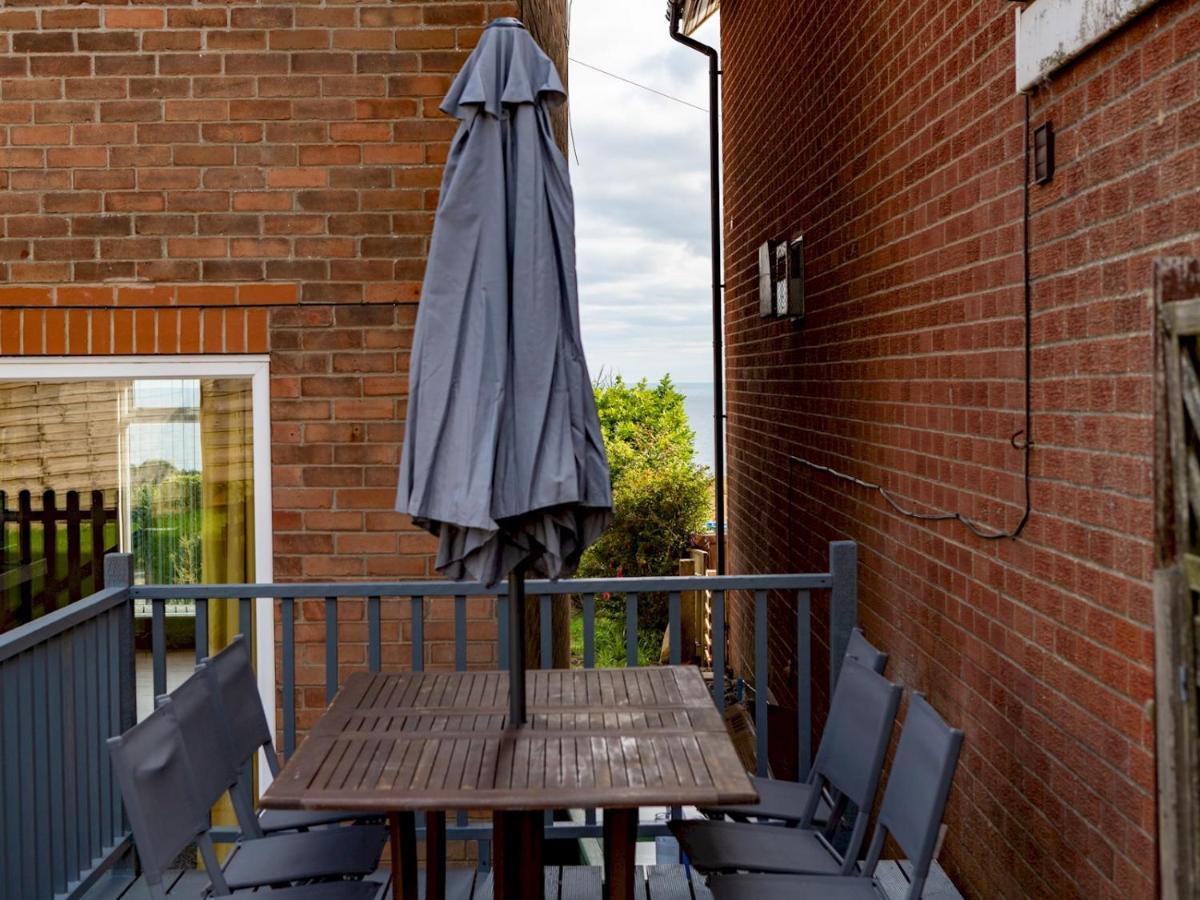 Pass The Keys Amazing 4 Bedroom Property- Hot Tub & Sea Views Скарборо Экстерьер фото
